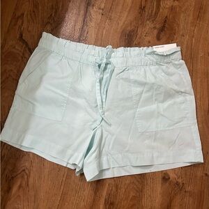 Cargo Loft shorts Size large.  Light green